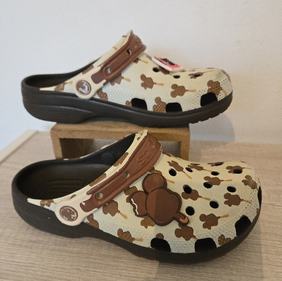 CROCS Shoes - Disney Parks Crocs Clogs Ice Cream Drip Bar Womens Size 6 Mickey Mouse Live Love